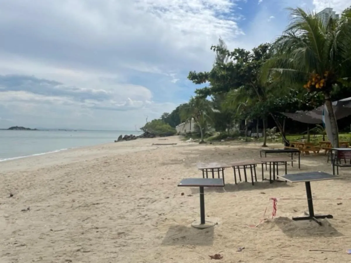 Lejlighedshotel Paradise Beach Resort Managed By Danny At Rainbow Paradise Beach Resort Tanjung Bungah  Malaysia